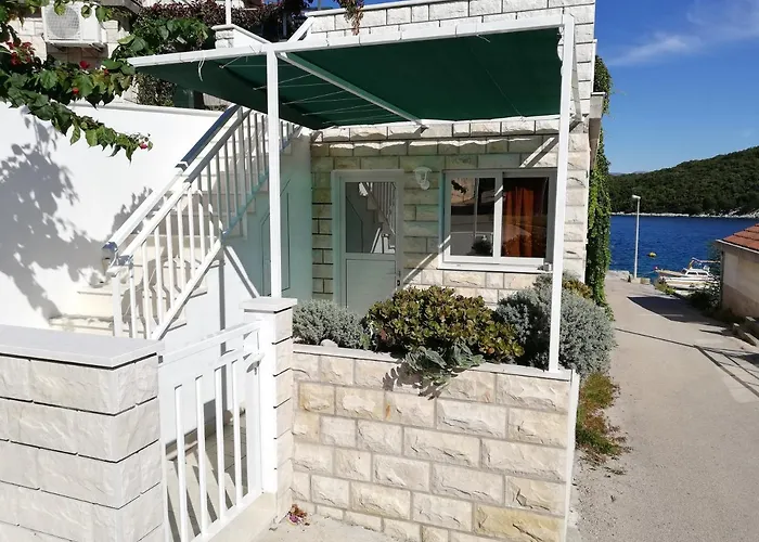 Shell Bay Apartments